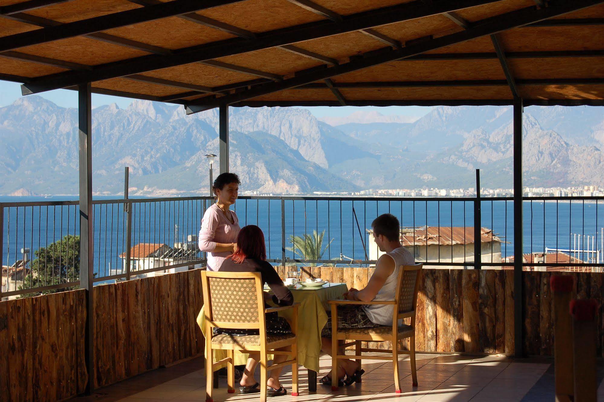 Hotel Twenty Antalya Folk bilde
